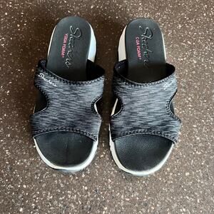 Skechers Slip On Cali D'Lites Foam Sandals Womens Size 8 Open Toe Comfort!!